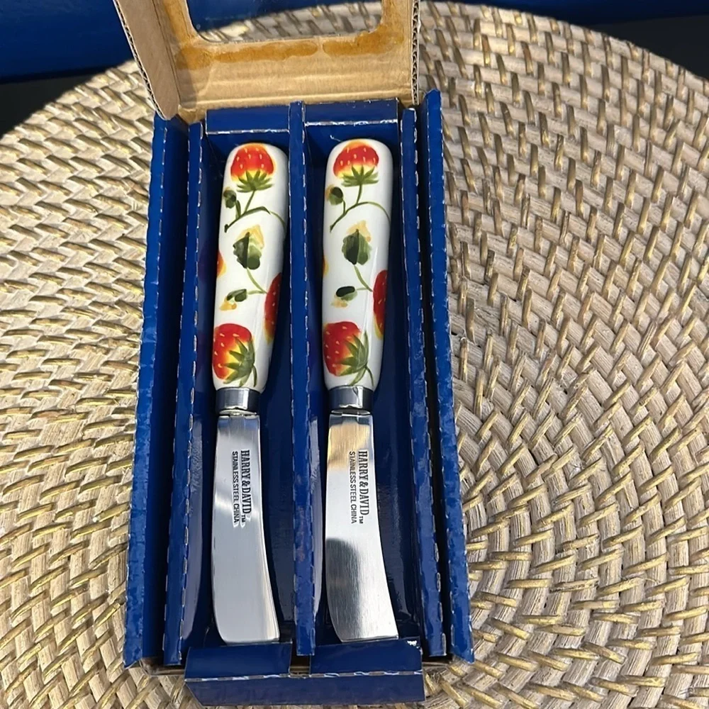 Vintage New Set of 6 Harry & David Strawberry Butter Cheese Ceramic Spreaders